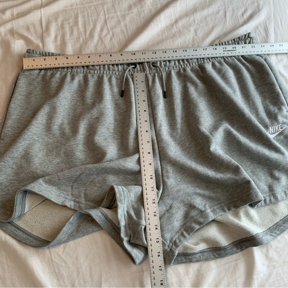Women’s Nike Sportswear Essential Fleece Standard Fit High Rise Gray Shorts 3X - Picture 10 of 13